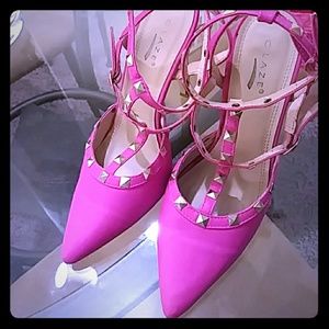 Pink studded high 👠 heel